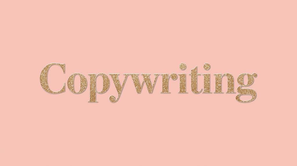 Mot Copywriting fond rose pour valoriser offre touristique